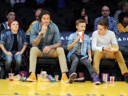 the-beckham-boys-david-brooklyn-romeo-and-cruz-have-an-exciting-night-out-the-los-angeles-lakers-vs-the-phoenix-suns-in-courtside-seats-at-the-staples-center-in-los-angeles-ca